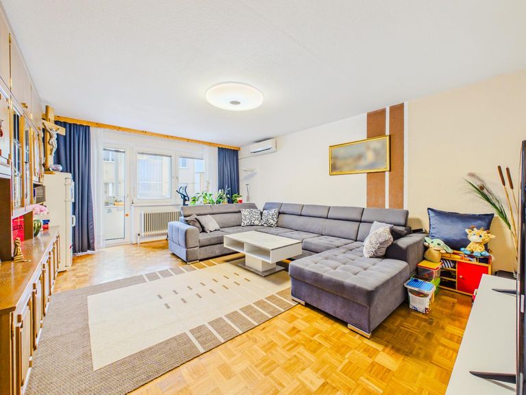 Wohnzimmer 1