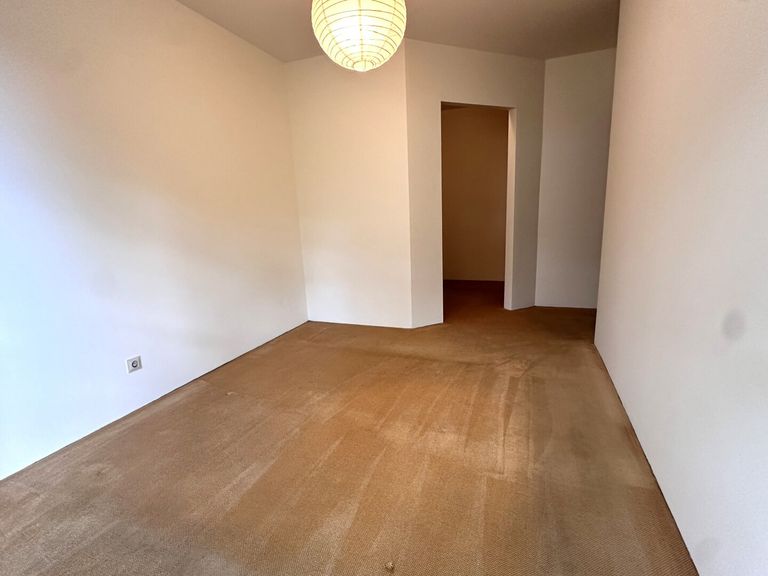 Original Schlafzimmer und Schrankraum