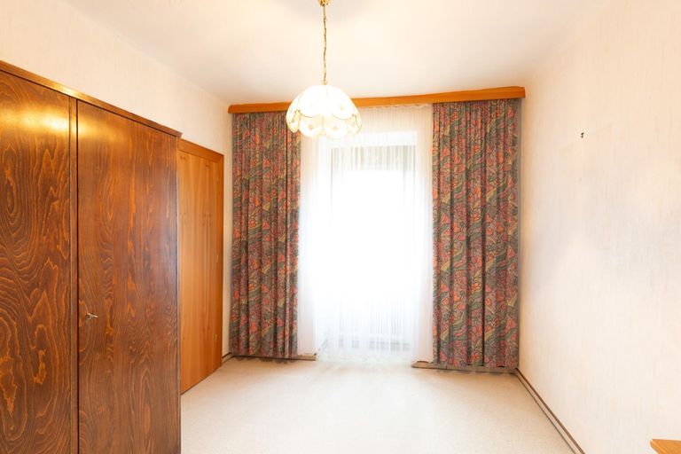 Zimmer 2 OG