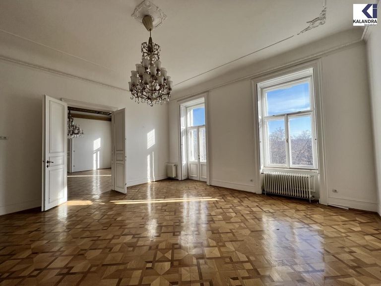 + Repräsentative Büroräume