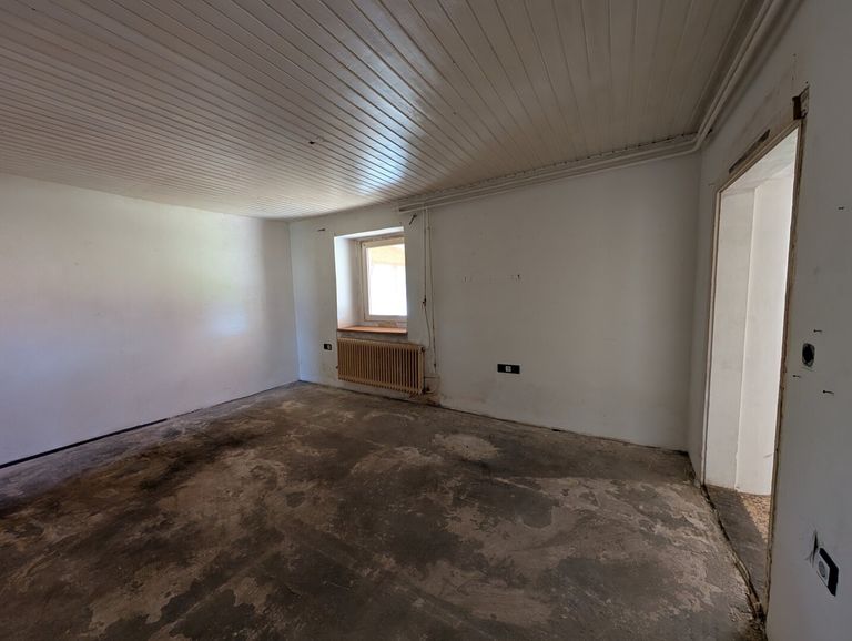 Zimmer 2 (Wohnz.) mit ca. 17,8 m²