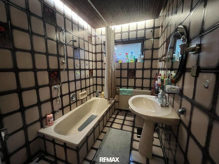 Badezimmer - Wohneinheit 1