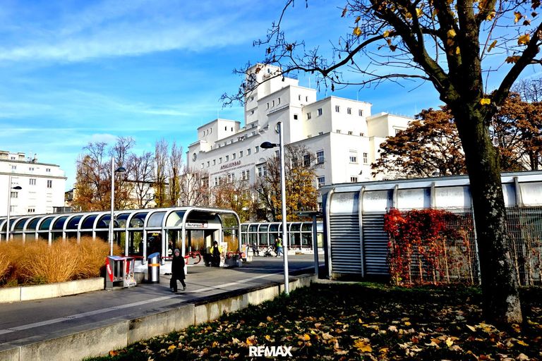 09 U-Bahn ums Eck