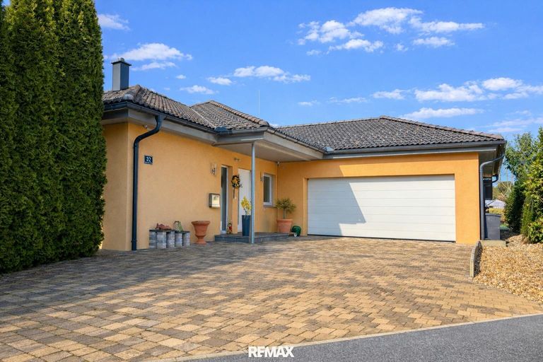 3_Garage_KI bearbeitet