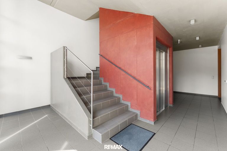Stiegenhaus mit Lift