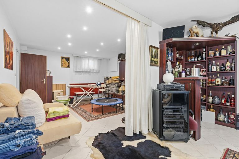 23 Zimmer 2 KG