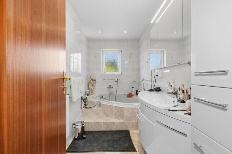 15 Badezimmer EG