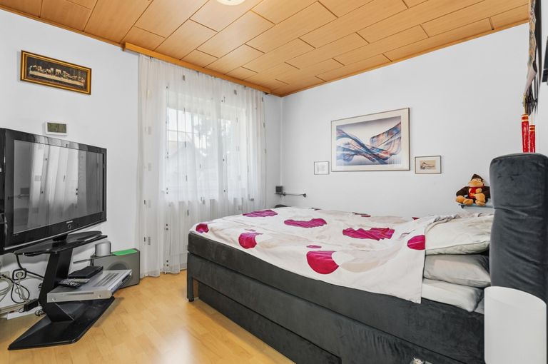 12 Zimmer 1 EG