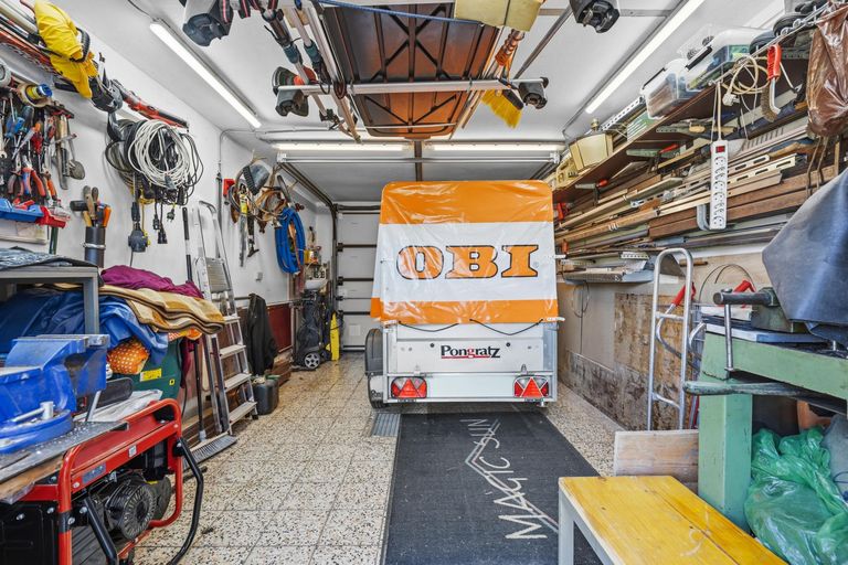 25 Garage