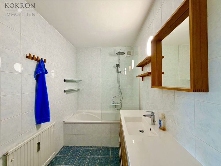 Modernes Badezimmer