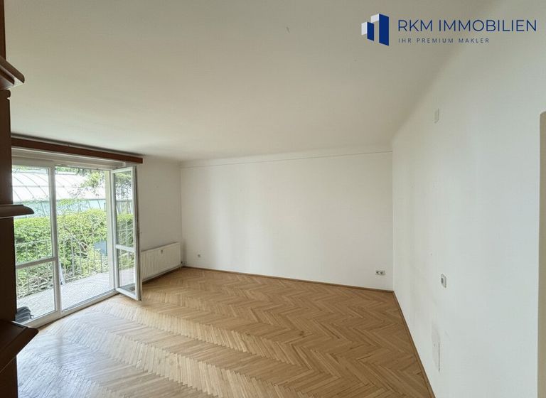 Zimmer mit Balkon