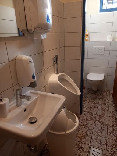 H WC
