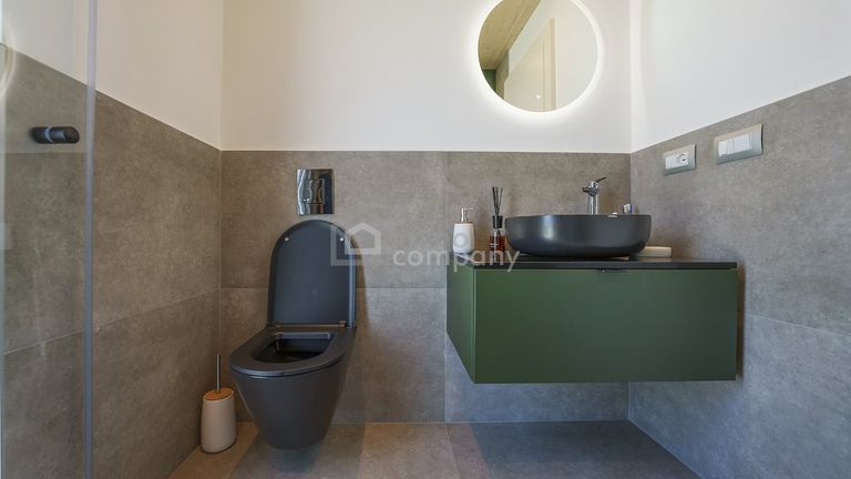 modernes Badezimmer