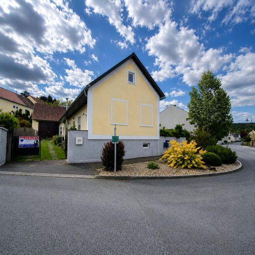Haus von der Straße aus