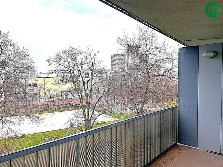 Balkon mit Grünblick