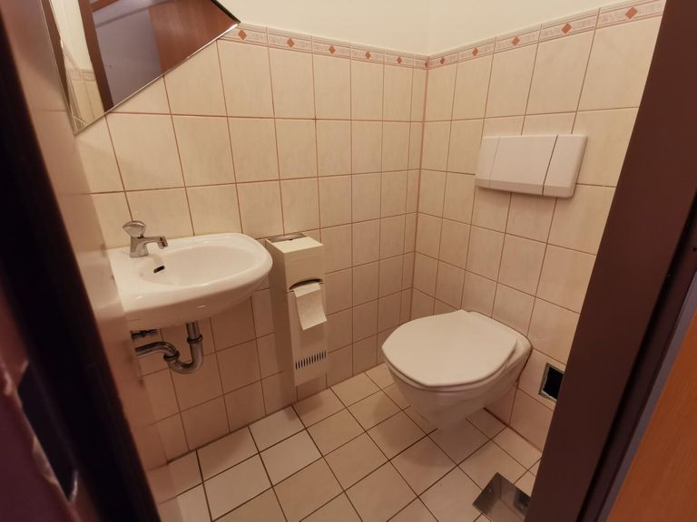 Toilette Untergeschoss