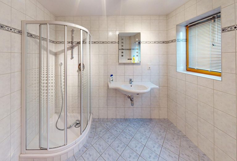 Pflach - Haus - EG Bad