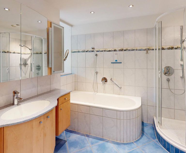 Haus - OG Badezimmer