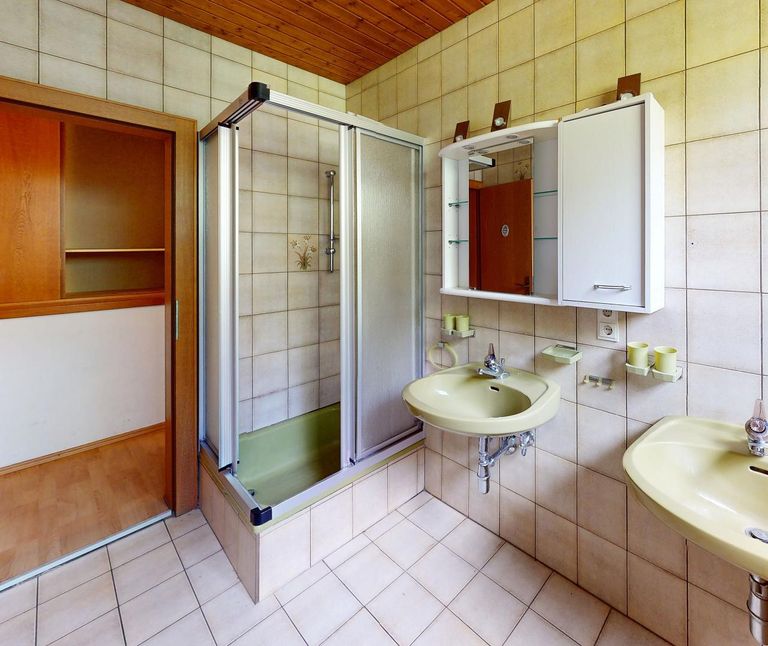 Haus - DG Badezimmer