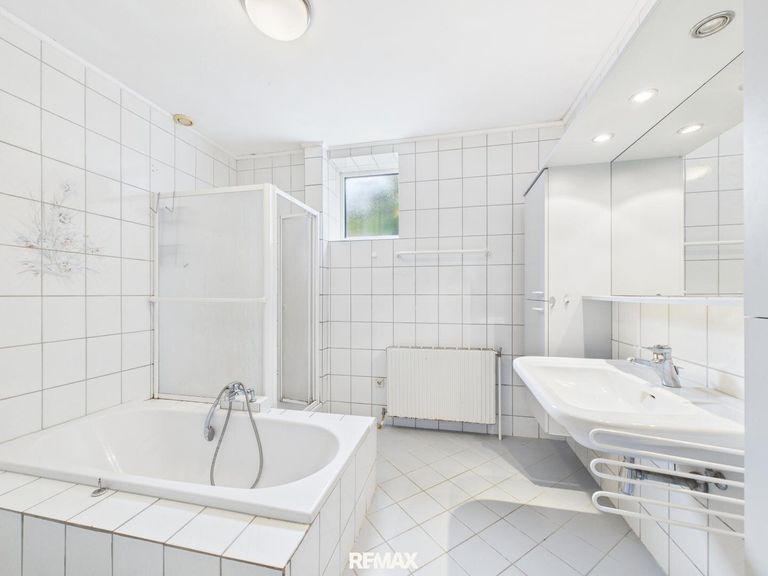 Wohnhaus/Anlage Neusiedl/See, Bad