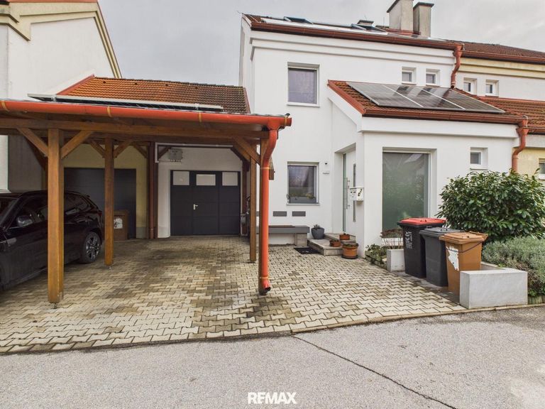 RH Maisonette Bruckneudorf Straßenansicht m.Carpor
