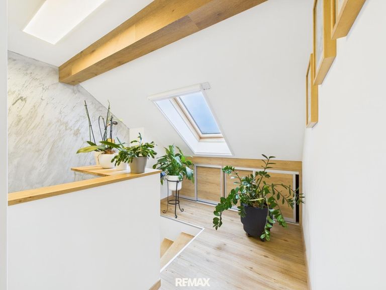 RH Maisonette Bruckneudorf , Vorraum DG