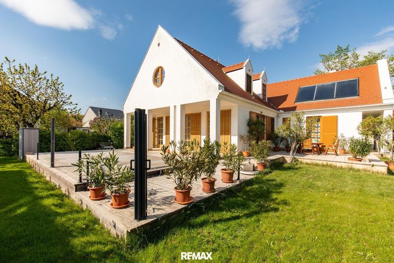 LandhausNeusiedl am See, Gartenansicht