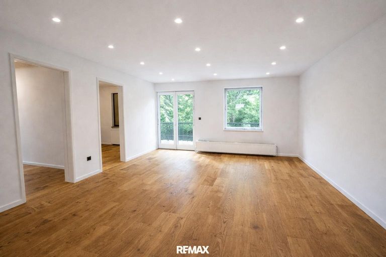 Wohnzimmer nach Sanierung - KI Vorschlag