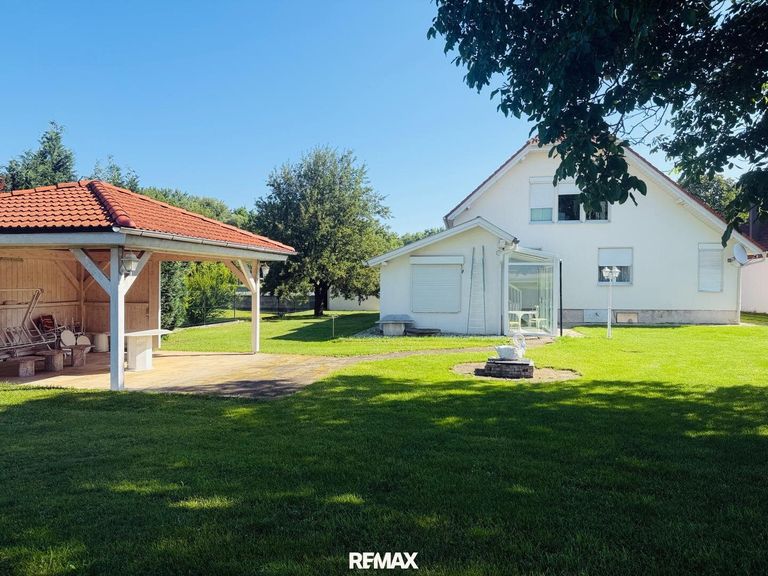 RE/MAX 