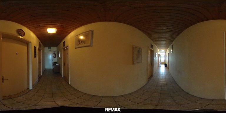 29_Altbau OG Gang