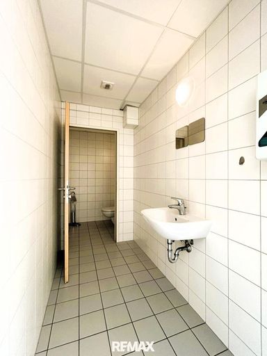 10 WC mit Vorraum