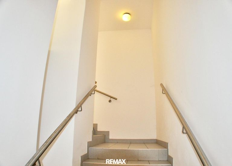 Stiegenhaus ins OG