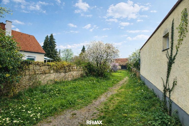 4 Grundstück vorne rechts