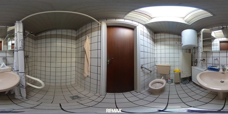 4 Badezimmer