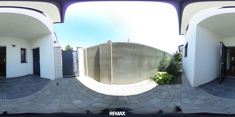 1 Haus Eingang