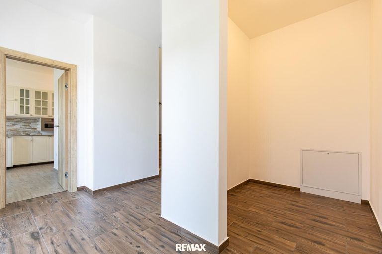 5 EG Vorzimmer mit Garderobe