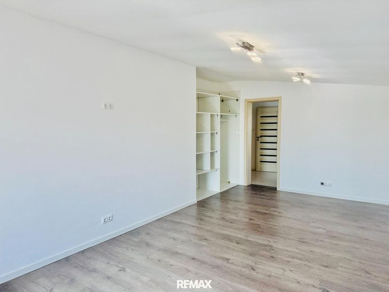 Zimmer 2 hell.