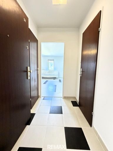 8 Vorzimmer