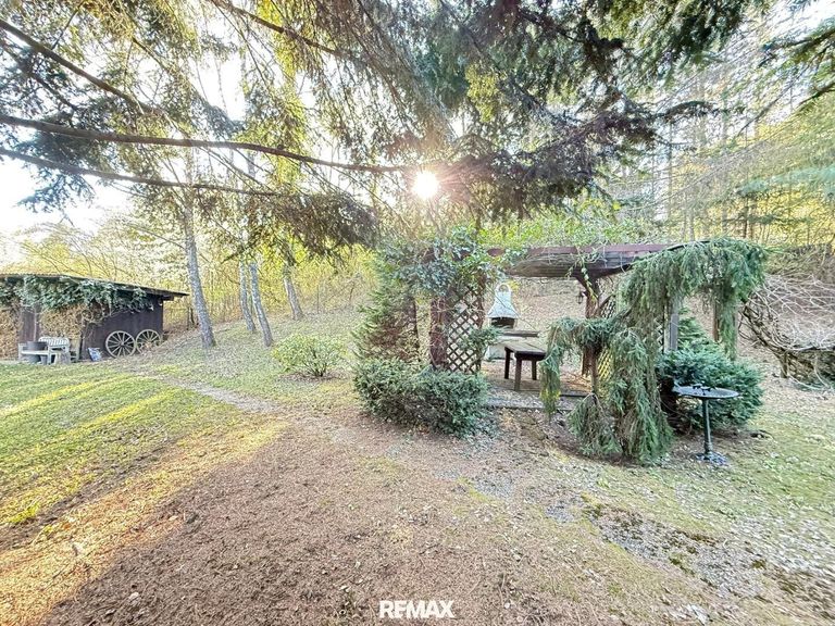 Grillplatz und Gartenhaus