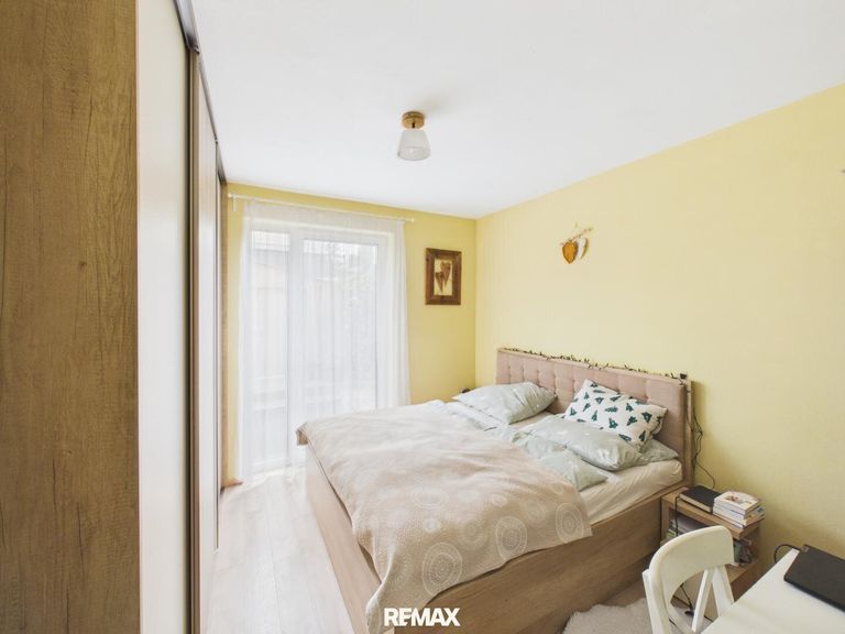 Schlafzimmer 1
