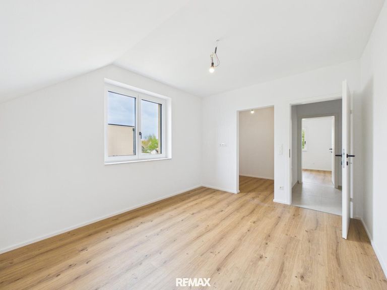 Zimmer 3 mit begehbarem Kleiderschrank