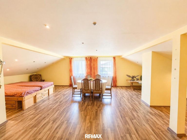 Dachboden 58 m² Zimmer