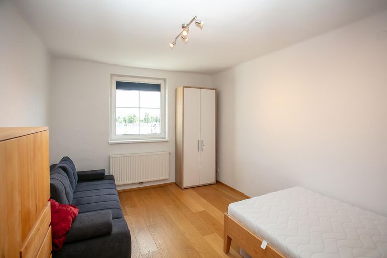 Zimmer mit ca. 14 m²