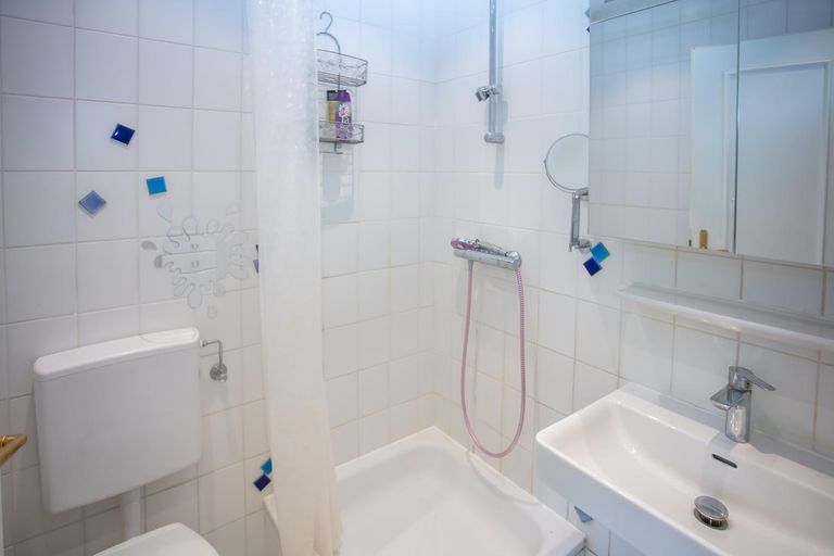 Dusche mit WC