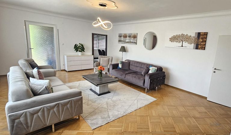 Wohnzimmer 2. Ansicht  39,2m²