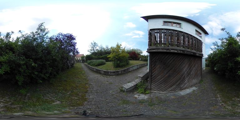 Haus mit Balkon