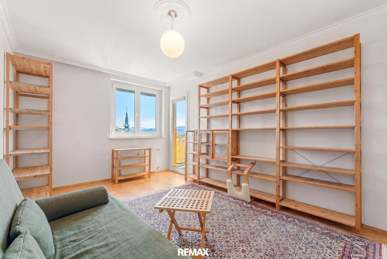 Zimmer (mit KI ausgeräumt)