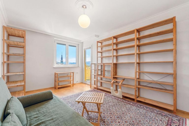 Zimmer (mit KI ausgeräumt)
