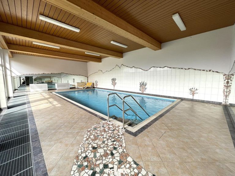 Hallenbad
