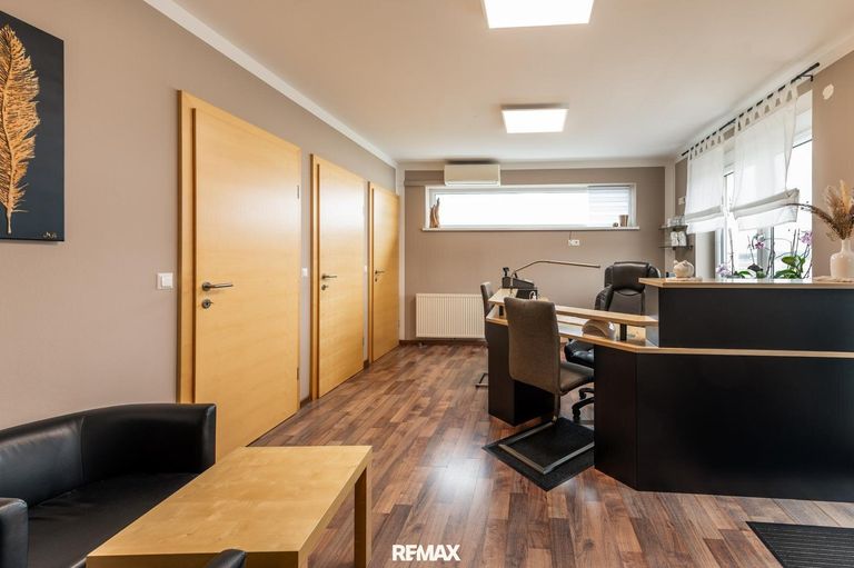 Büro EG
